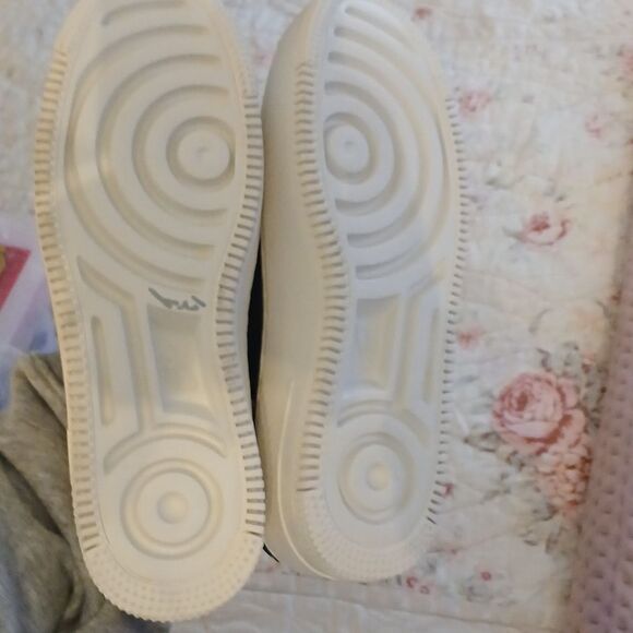 Nike  - Picture 3 of 7